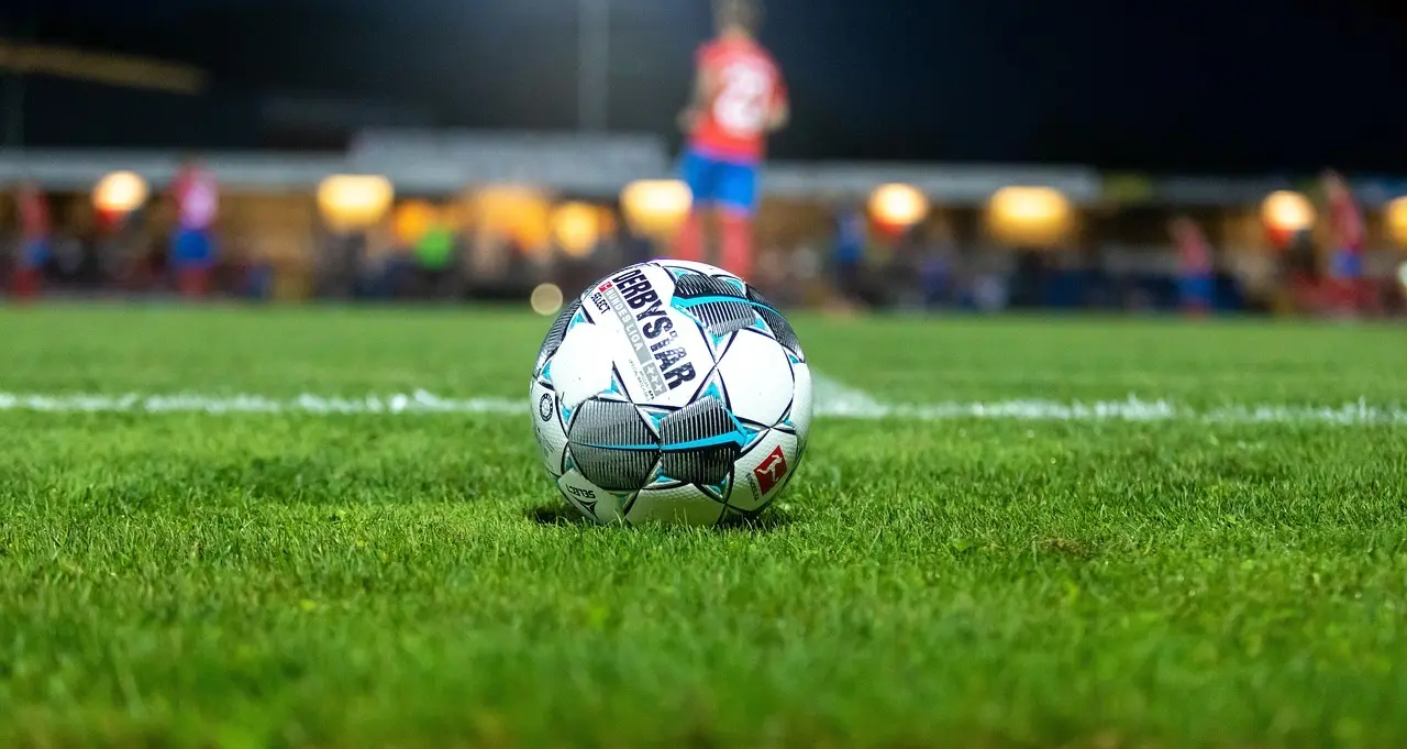 Sen afgørelse, hattrick og klare hjemmebaneslag: Hele runde 11 i FNL 2025/26
