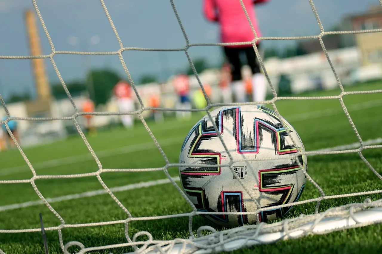 Målfest, sene afgørelser og markante præstationer: Czech Liga runde 19 i fuldt fokus